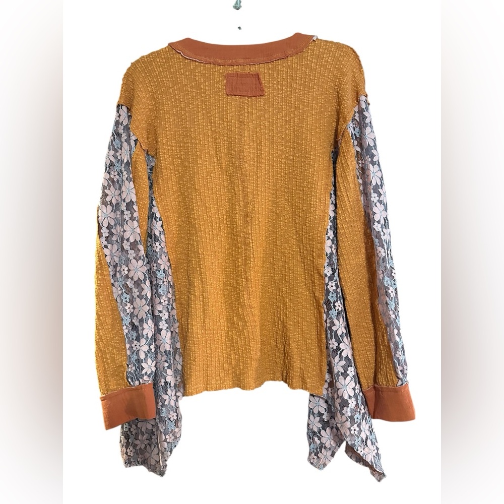 POL Mustard and Floral Sleeve Blouse - Picture 2 of 5